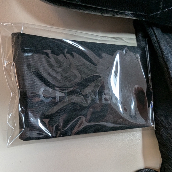 🆕⚡⚡CHANEL quilted eyewear case. Never been used, leather texture - Picture 5 of 6